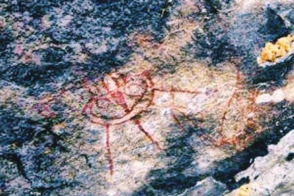 Images of aliens and UFOs 10,000 years ago